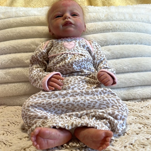 Limited edition preemie realborn doll “KISSABLE” by artist Marita Winters. - Picture 11 of 17